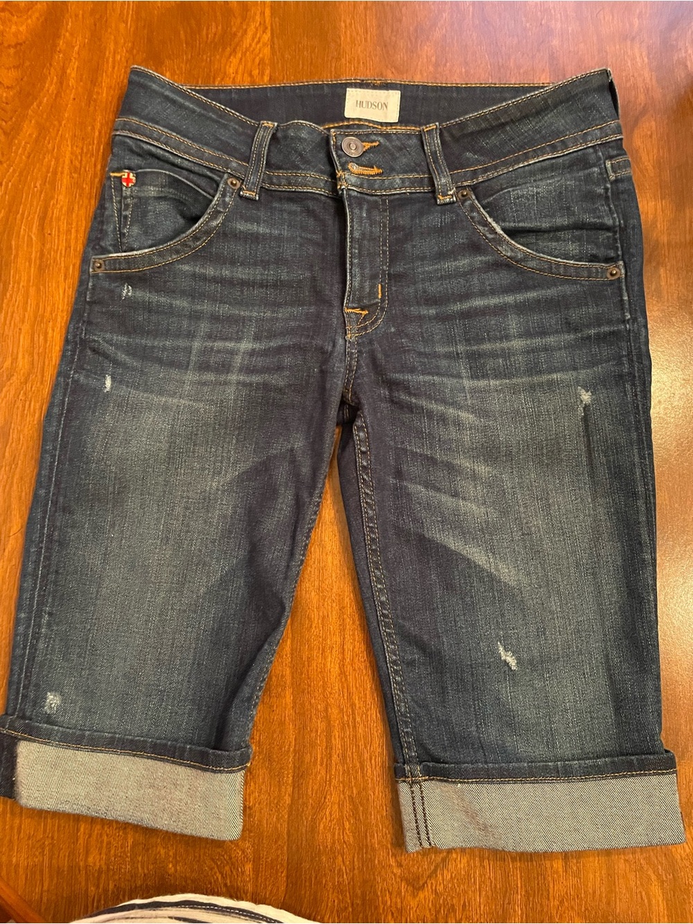 Hudson size 27 Palerme Knee Cuffed Jean Shorts.